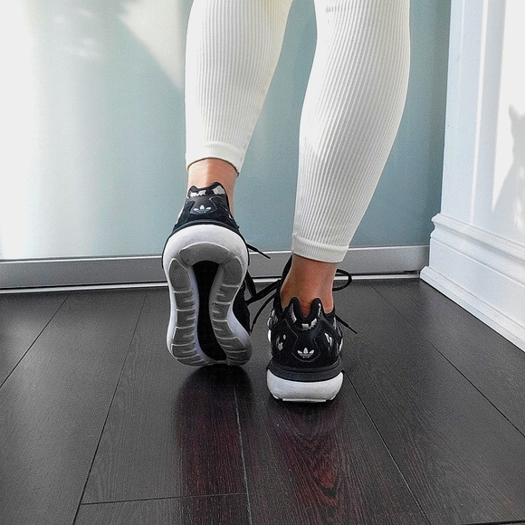 adidas Tubular Runner Womens Shoes- Size 7 - Picture 4 of 9